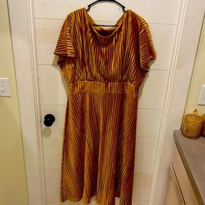 Alexia Admor pleated gold velvet dress mid calf length